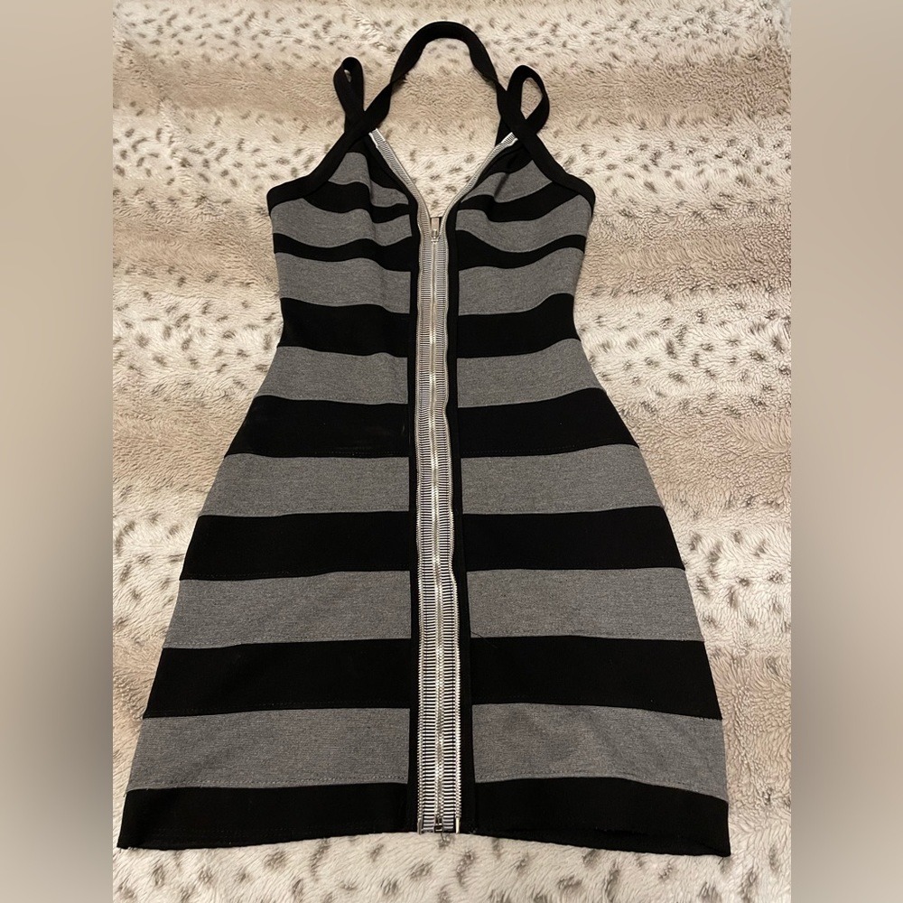 Bebe zippered dress size small